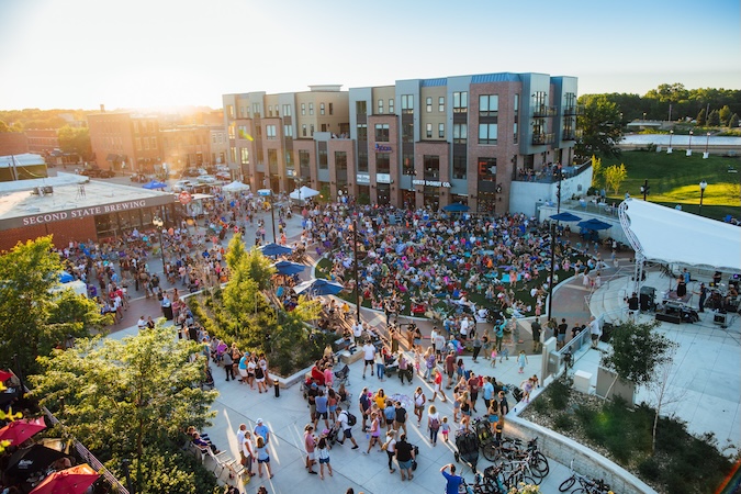 River Place Plaza in Cedar Falls
