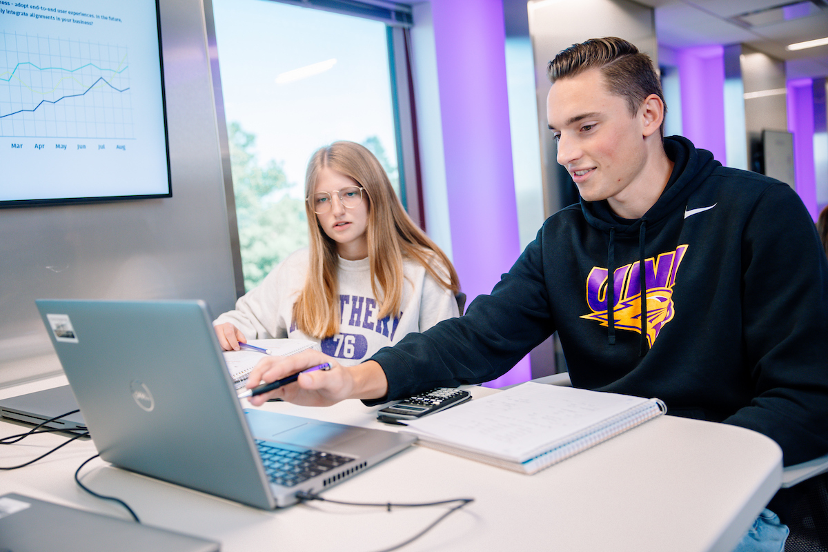 UNI students studying